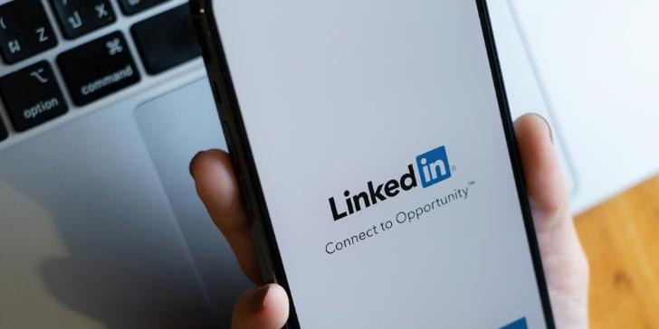 LinkedIn Enables Profile Links and Updates Newsletter Promo Options image